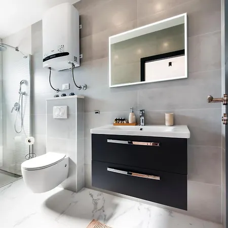 Luxury Levante 2 * רוביני