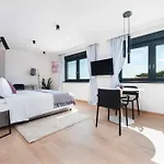 Luxury Levante 2 Apartment