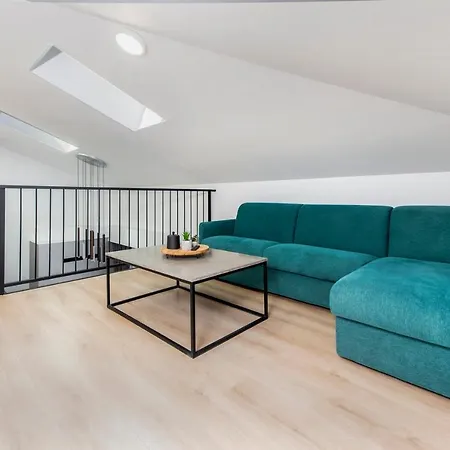 Apartment Luxury Levante 2 *