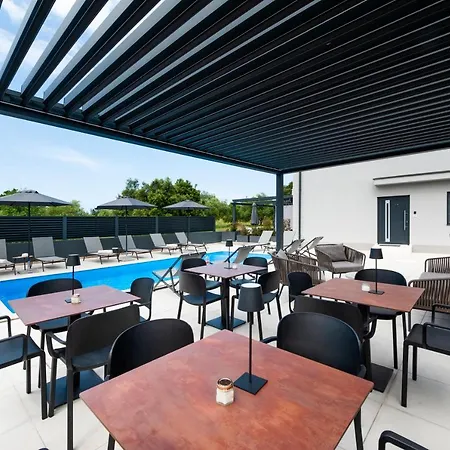 Luxury Levante 2 *