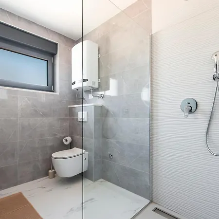 Apartment Luxury Levante 2 *