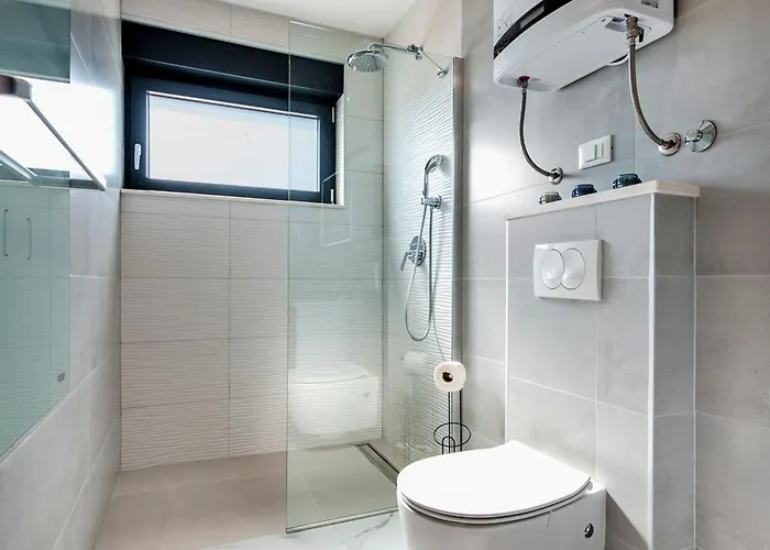 Luxury Levante 2 *