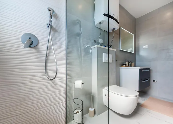 Luxury Levante 2 Ρόβινι